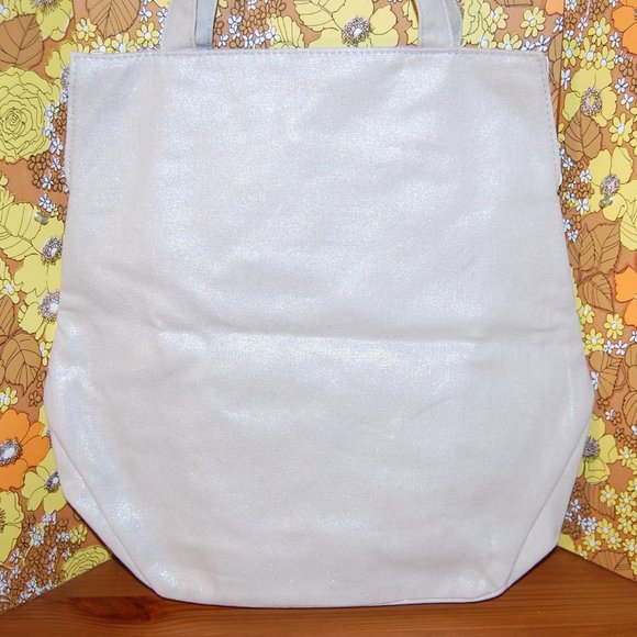 ISSEY MIYAKE Parfums White & Silver fabric TOTE shoulder BAG - Picture 4 of 4